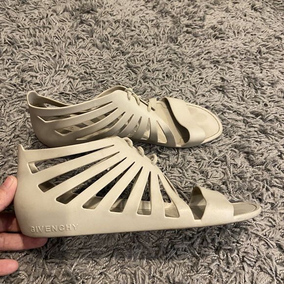 Givenchy Rubber CutOut Accent Gladiator Sandals Size 10 IT 40 - Picture 3 of 11